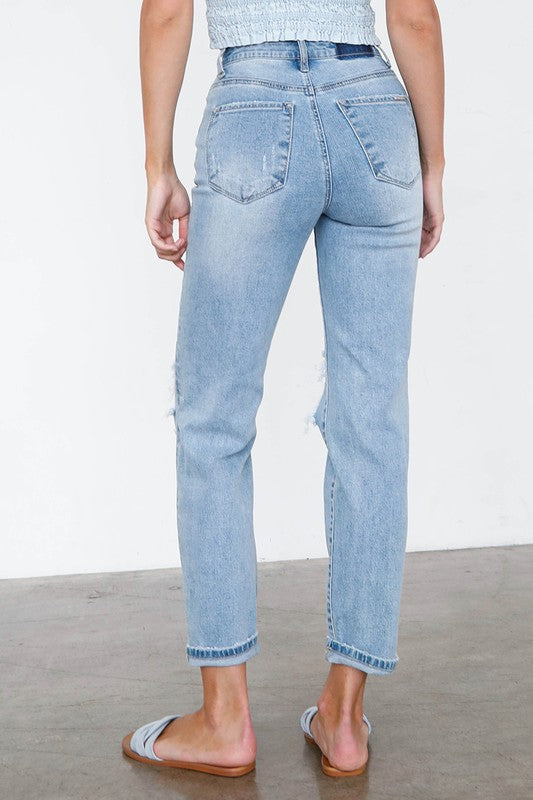 High Waist Mom Jeans – Casual Chic with a Trendy Edge