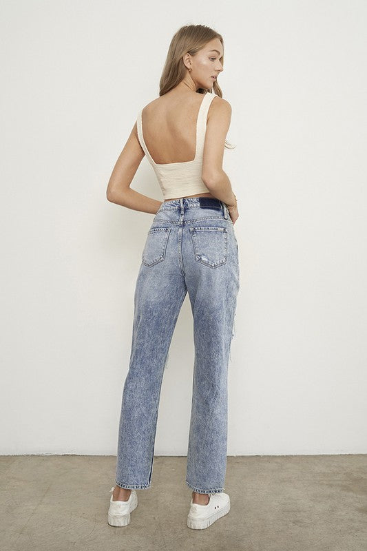 Slim Boyfriend Jeans: Effortlessly Cool with a Touch of Edge