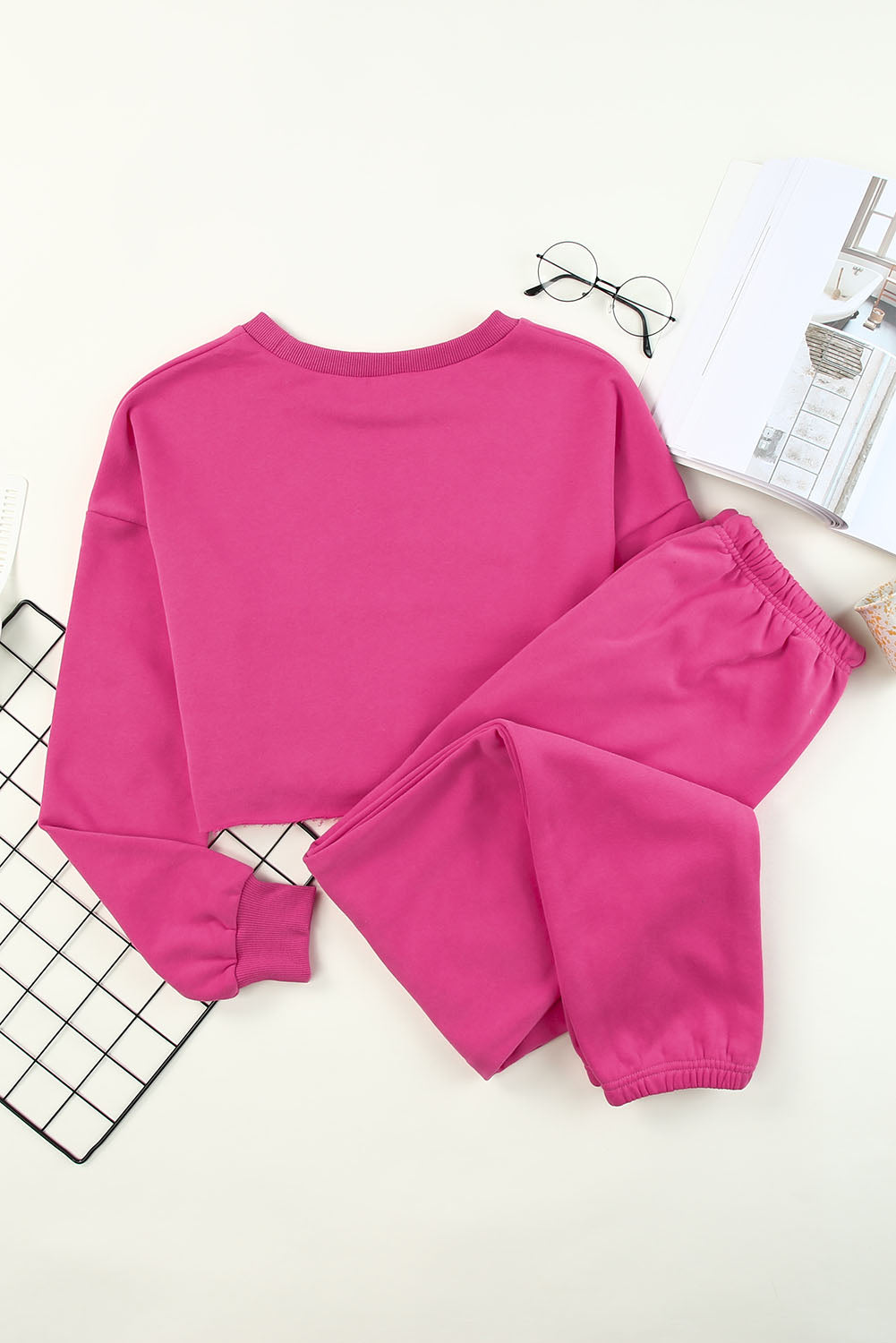 Effortless Cool: Round Neck Long Sleeve Cropped Top & Sweatpants Set