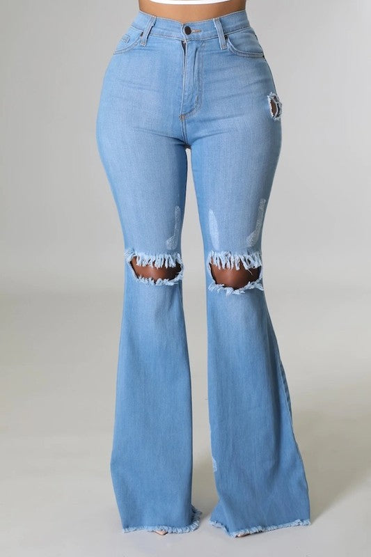 Knee Rip Flare Jean in Medium Wash – A Retro Twist on Modern Style