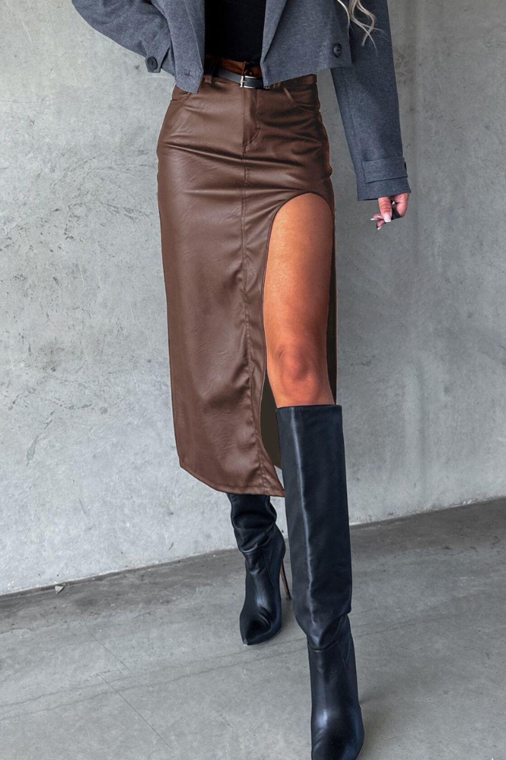 Stylish Slit Midi Skirt with Pockets – Function Meets Fashion